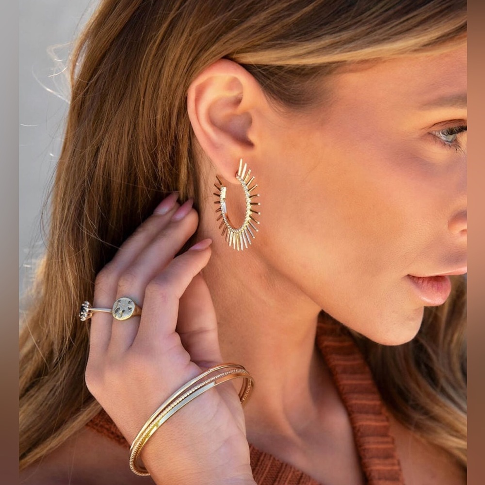 ✨3for$38  New Vici Ray Of Light Sunburst Hoop Earrings